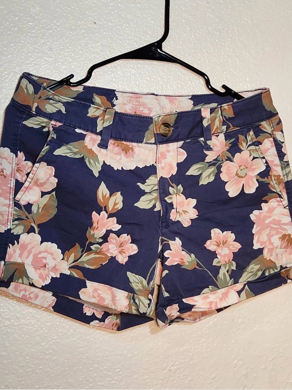 American Eagle Outfitters Navy Floral Women’s Shorts - Pink & Green Flowers